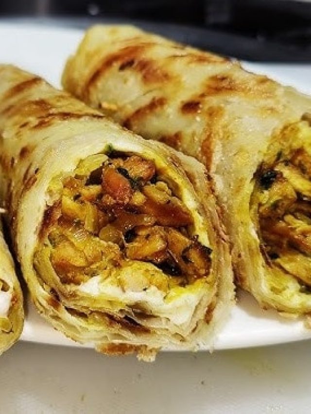 বাড়িতেই এভাবে বানান রেস্তরাঁর মতো চিকেন রোল, সময় লাগবে কয়েক মিনিট