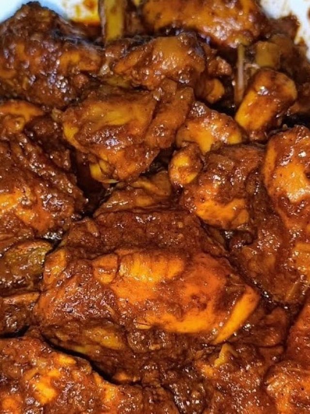 মাটন-চিকেনের টেস্ট বাড়াতে বাড়িতেই এভাবে বানান সিক্রেট মশলা