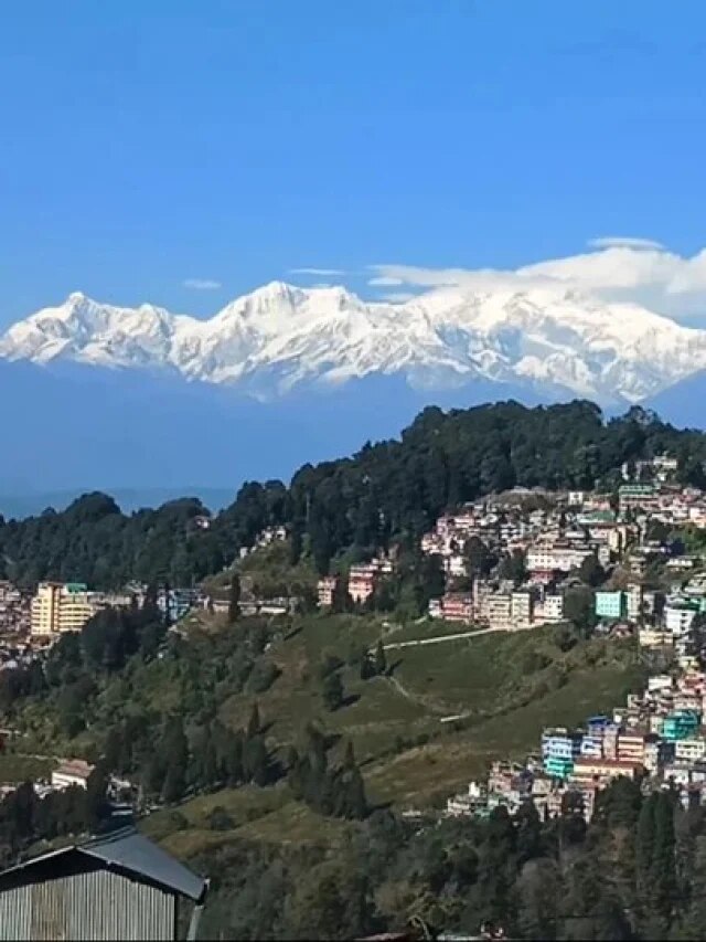 বছরের এই সময়টাইতেই দার্জিলিং বেড়াতে যেতে হয়, অন্য কেউ বলবে না