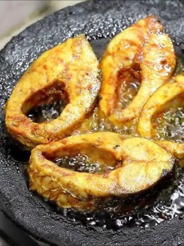 মাছ ভাজার কতক্ষণ আগে মাখাবেন নুন-হলুদ? অনেক রাঁধুনিরাই জানেন না