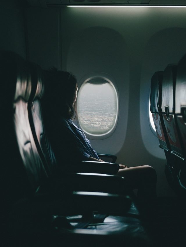 ফ্লাইটে পছন্দের উইন্ডো সিট পাবেন ফ্রিতে, ৯টি সহজ ট্রিকস জেনে রাখুন