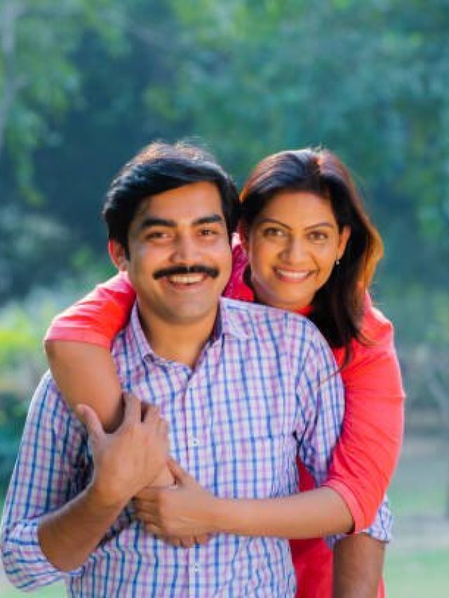 ৪০ বছর বয়সে হঠাৎ কাউকে ভাল লাগল, মাঝ বয়সে প্রেমে পড়া আদৌও উচিত?