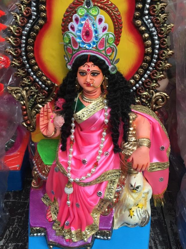 মা লক্ষ্মীকে প্রসন্ন করুন এই উপায়ে, পরিবারে থাকবে সুখ- সমৃদ্ধি