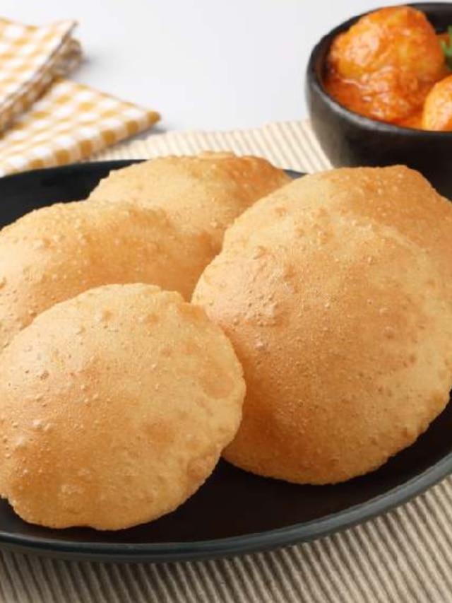 ময়দা মাখায় দিন এই জিনিস, লুচি বেশি তেল টানবে না : স্বাস্থ্যকর রেসিপি