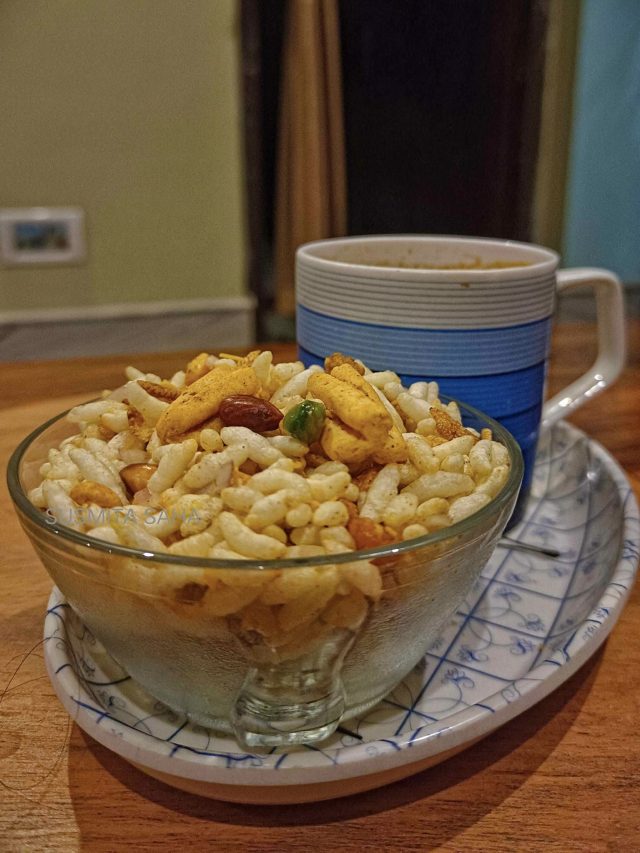 মুড়ি নেতিয়ে গিয়েছে, মুচমুচে করার একদম সহজ উপায় জানুন