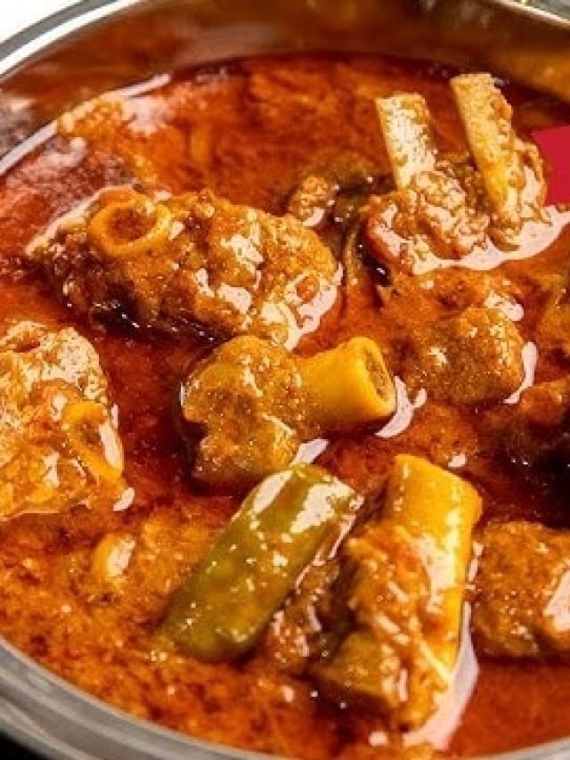 কাঠের উনুনে তৈরি খাসির মাংসের স্বাদ পাবেন বাড়িতেই, বানান এভাবে