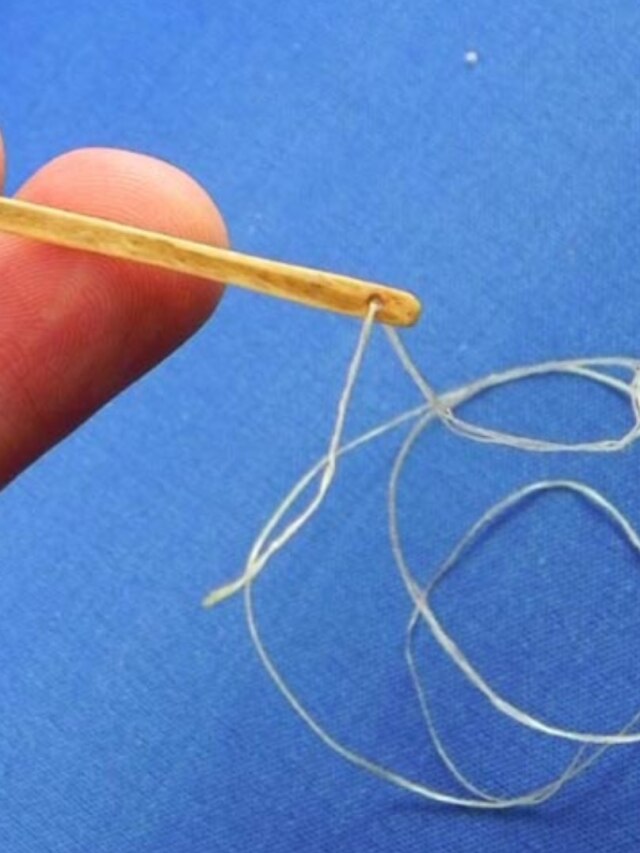 মাত্র ৫ সেকেন্ড সূচে গলিয়ে দিন সুতো, এই ট্রিকসটা শিখে নিন