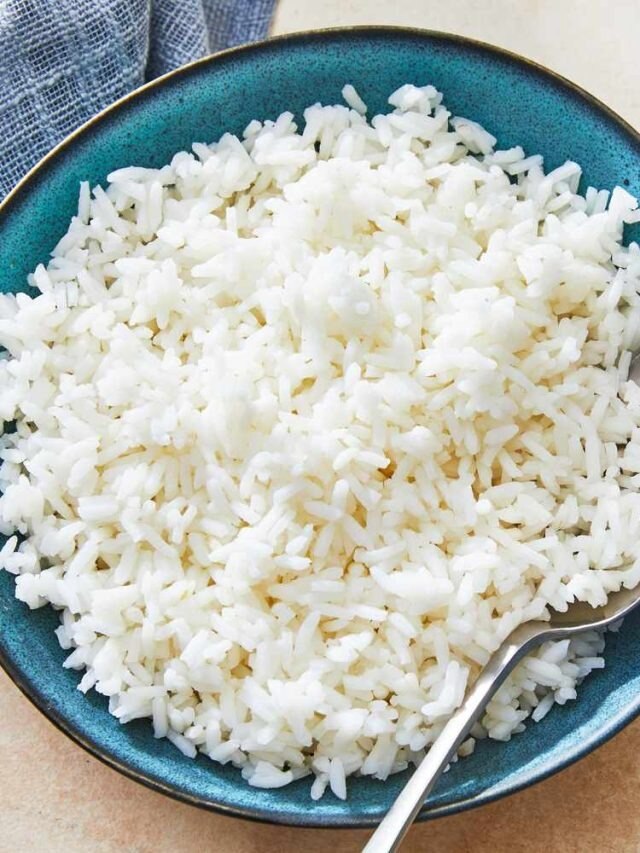 রাতে ভাত খাওয়া কী ঠিক? জানুন বিশেষজ্ঞের মত