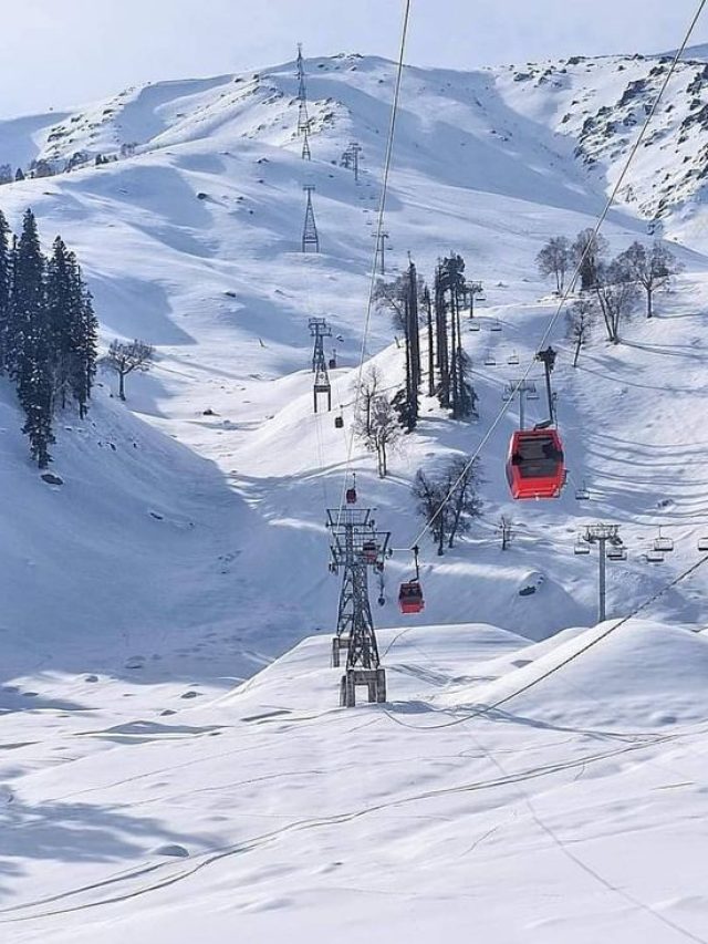 गुलमर्ग-सोनमर्ग से पहलगाम तक जमी बर्फ की चादर,  देखें बर्फबारी का शानदार वीडियो