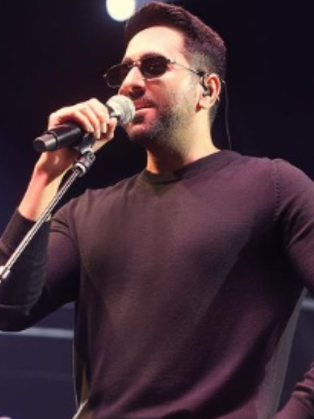 आयुष्मान पर कर दी नोटों की बरसात, कॉन्सर्ट रोककर बोले सिंगर- मैं क्या करूंगा...