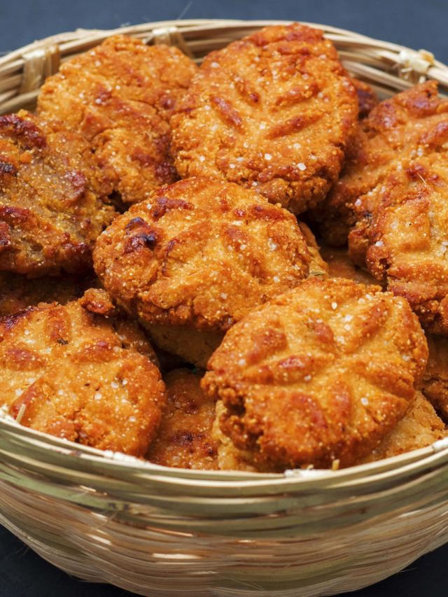 বিহারী স্টাইল ঠেকুয়া, এভাবে বানালে ১০০% খাস্তা-মচমচে হবে; রেসিপি