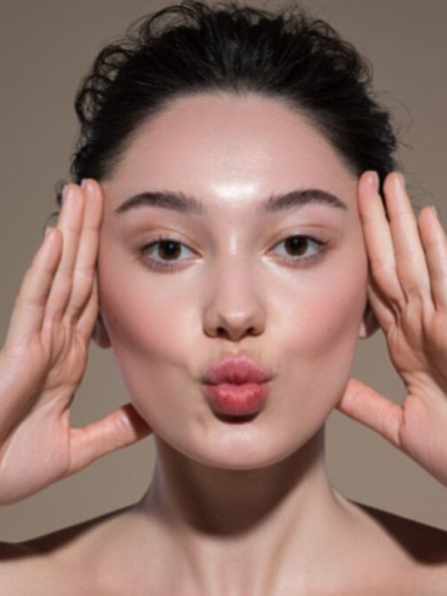 रोज सुबह पानी में घोलकर पी लें ये हरी चीज, 45 की उम्र में दिखेंगी 25 की