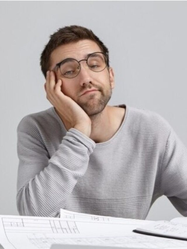 दिन भर रहती है थकान और सुस्ती? शरीर में इस विटामिन की कमी का है संकेत