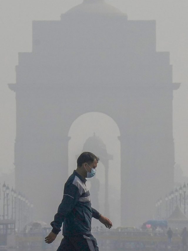 दिल्ली के आसमान में ऐसा क्या है कि हर बार सर्दी में बन जाता है गैस चैंबर?