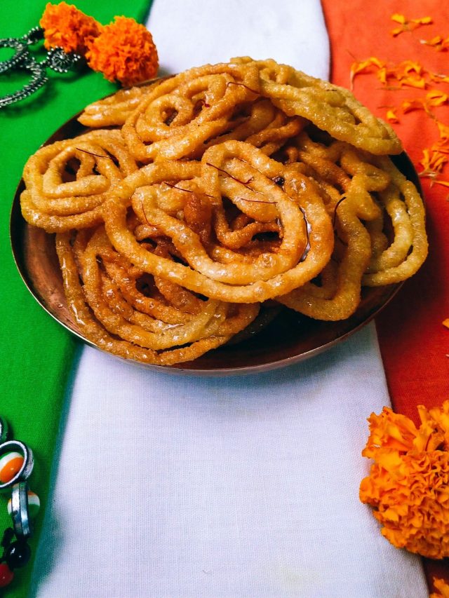 জিলিপি খাওয়ার অনেক উপকারিতাও আছে,  বিন্দাস খান