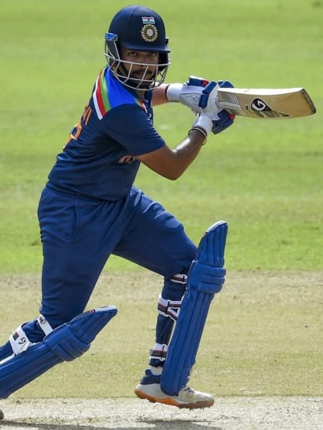 पृथ्वी शॉ ने जमाया रंग... IPL में नहीं बिके, पर इस मैच में जड़ दिए छक्के-चौके