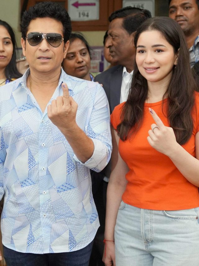 सारा तेंदुलकर ने पापा सच‍िन के साथ डाला वोट, मां अंजल‍ि भी आईं नजर, VIDEO