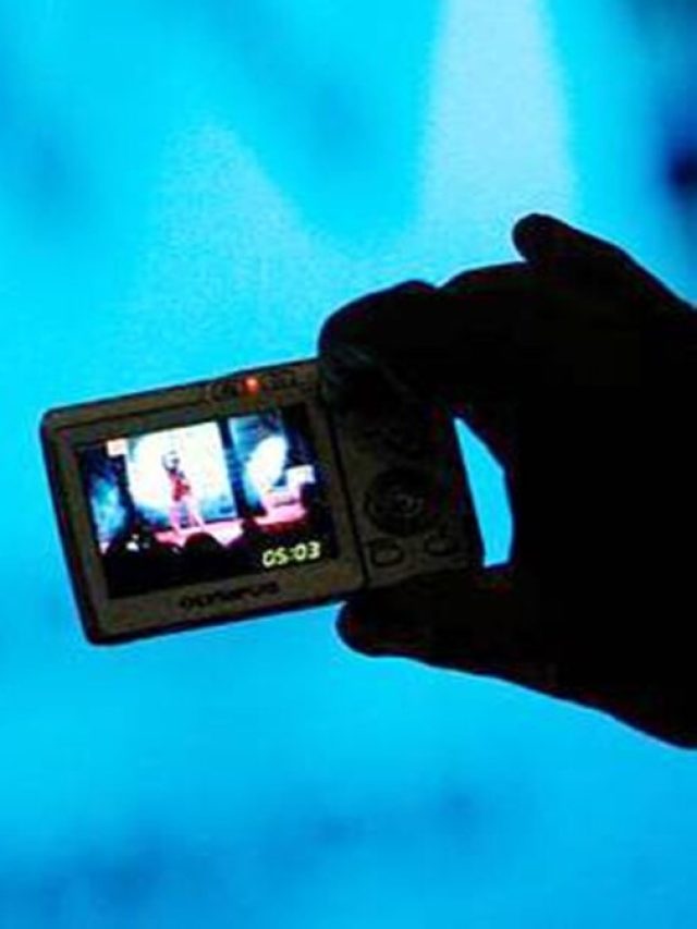 OYO या होटल रूम में दिख रही है ये लाइट, समझिए कोई कर रहा है वीडियो रिकॉर्डिंग