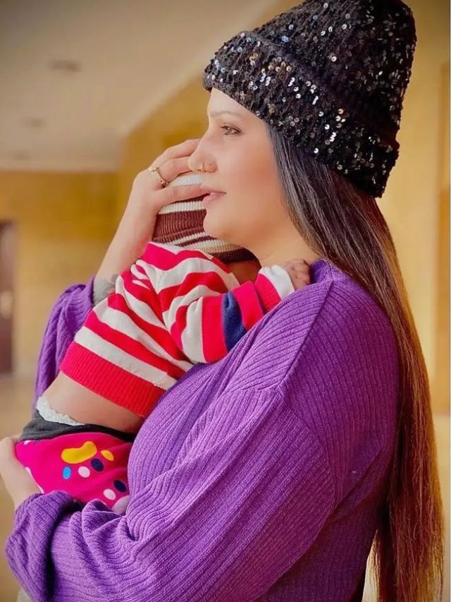 दूसरी बार मां बनीं सपना चौधरी, नामकरण में जुटे हजारों लोग, नन्हे बेटे का रखा ये नाम