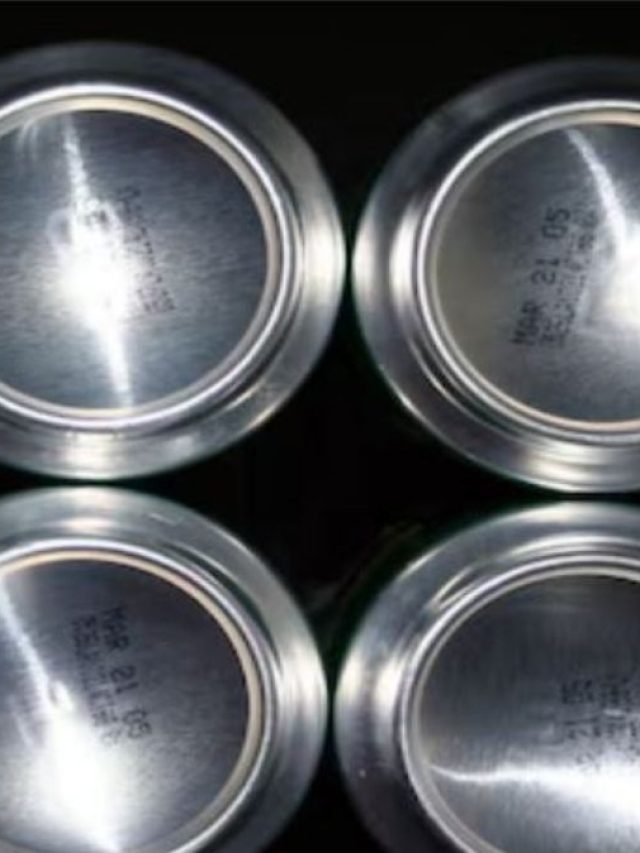 सोडा कैन के निचले हिस्से में गड्ढा क्यों होता है? इसके पीछे है एक खास वजह!