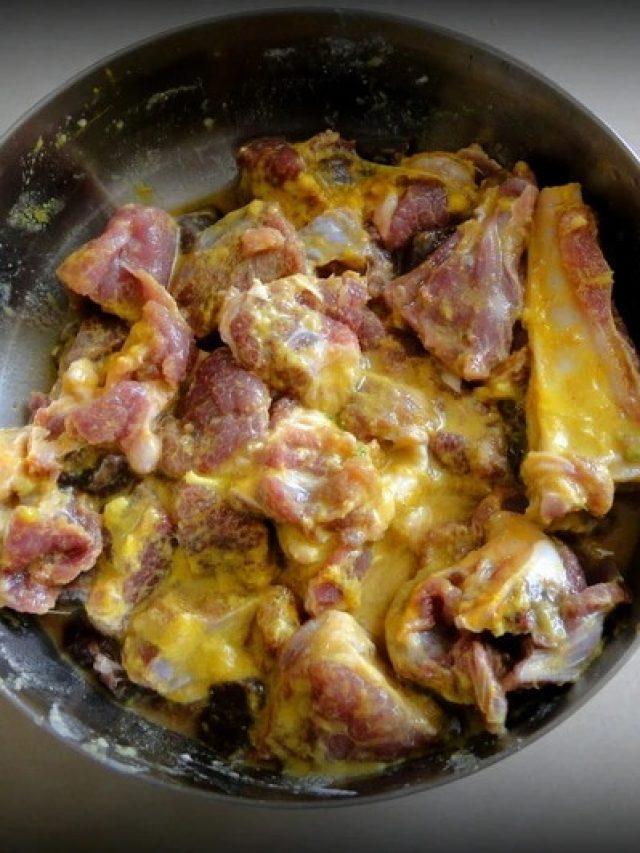 মশলায় মেশান এই জিনিস, বুড়ো খাসিও হবে নরম পাঁউরুটির মতো