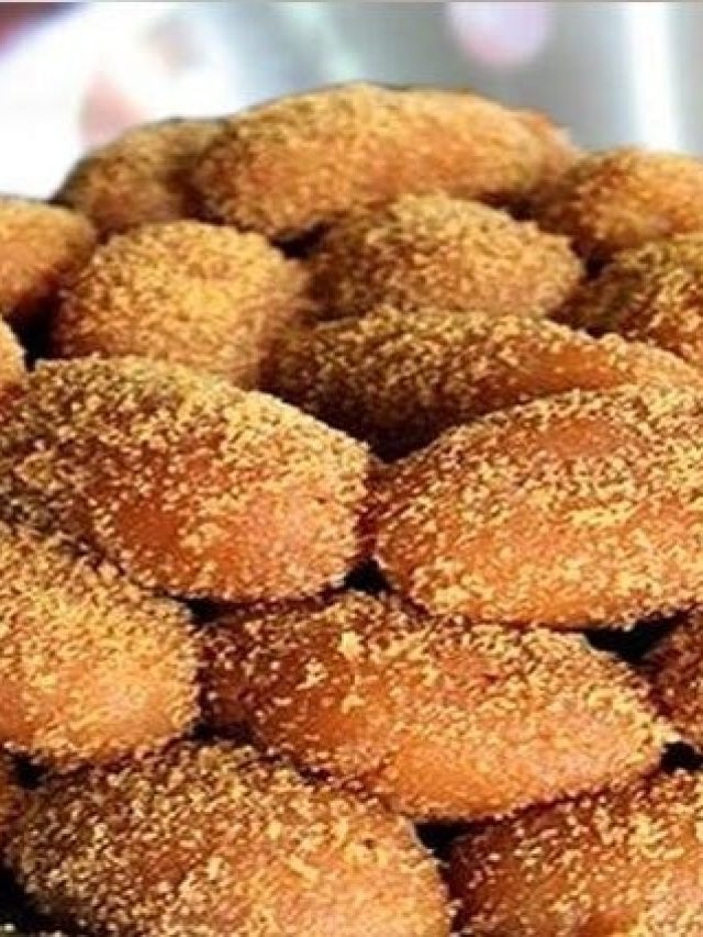 পূর্ব বাংলা কাঁপিয়ে এখন বাংলার ঘরের মিষ্টি এই চমচম, খেয়েছেন?