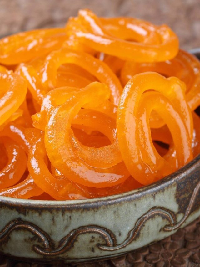 ময়দা গেঁজাতে হবে না, খাস্তা কুরকুরে ইনস্ট্যান্ট জিলিপি রেসিপি