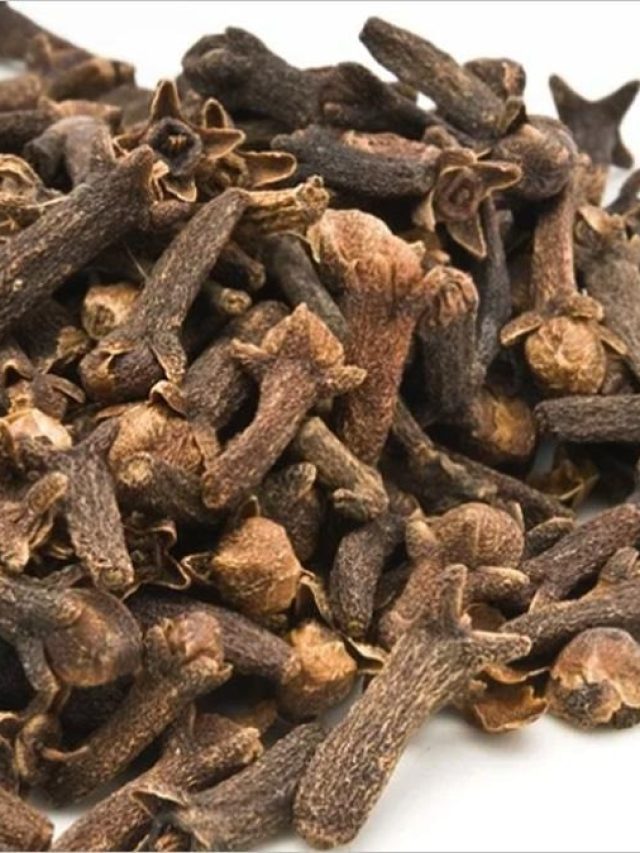 বুকপকেটে রেখে দিন ১টা লবঙ্গ, তাতেই শুরু খেলা