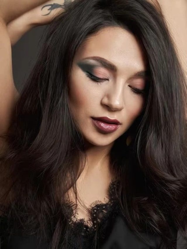 শীতে সাদা চুল ঢাকবে কুচকুচে কালো রংয়ে, ঘরোয়া টোটকা