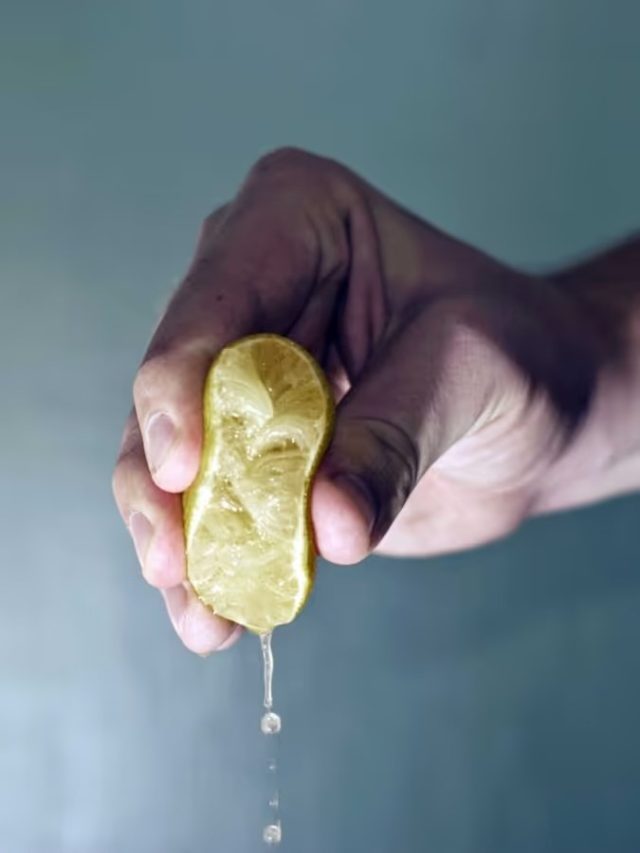 ভাতের সঙ্গে লেবু চিপে খেলে এসব হয়, জেনে রাখুন