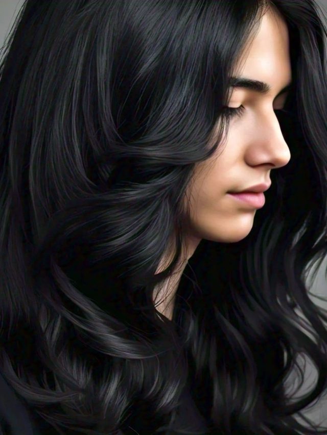 মাসে এক দিন এই ২ পাতা পিষে লাগান, এক ঘণ্টায় সাদা  চুল কালো হবে