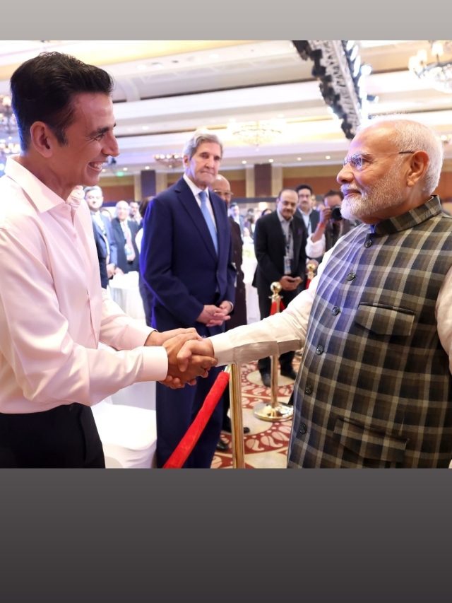'कैसे हो भाई?' इवेंट में अक्षय कुमार से मिले पीएम मोदी, मिलाया हाथ, वायरल हुआ मोमेंट