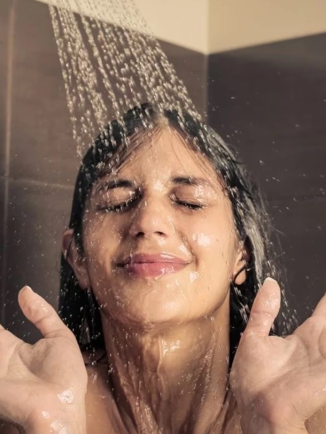 বার অনুযায়ী স্নানের জলে মেশান এইগুলো, ভাগ্য চমকে উঠবে