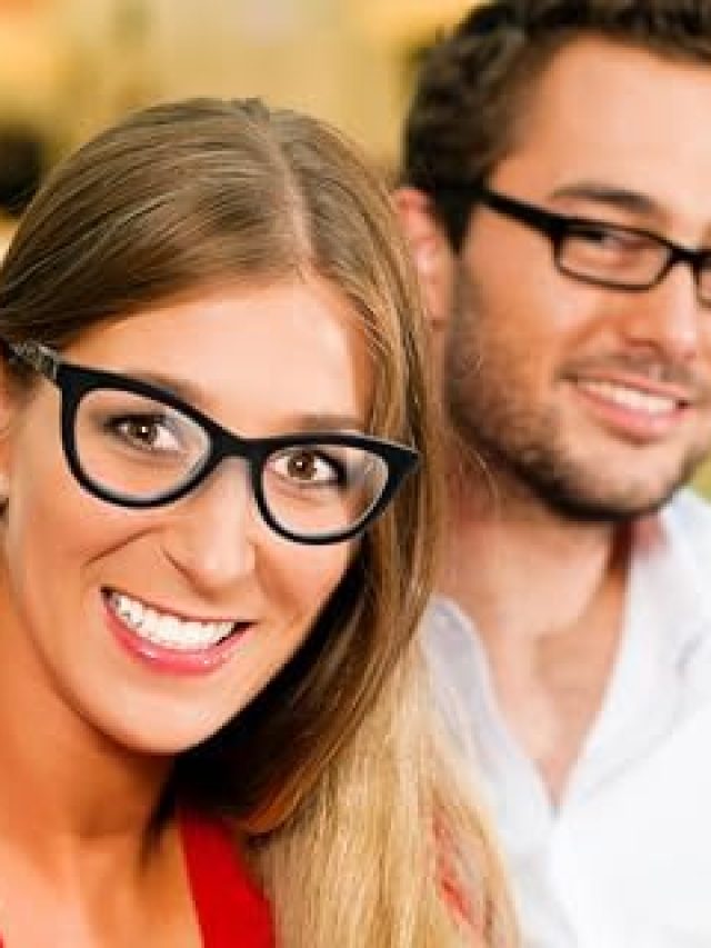 ঝাঁ চকচকে হবে কাচ, দেখবেন স্পষ্ট, চশমা পরিষ্কারের ৩ টোটকা