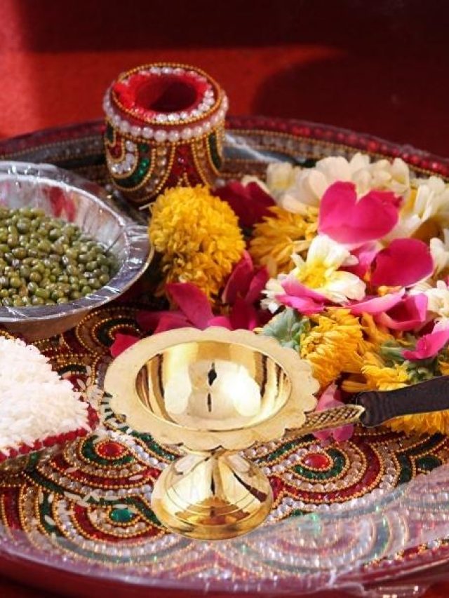 পুজোর পর ধূপদানির অবস্থা শোচনীয়, ঘরের ৩ জিনিসেই ঝকঝক করবে