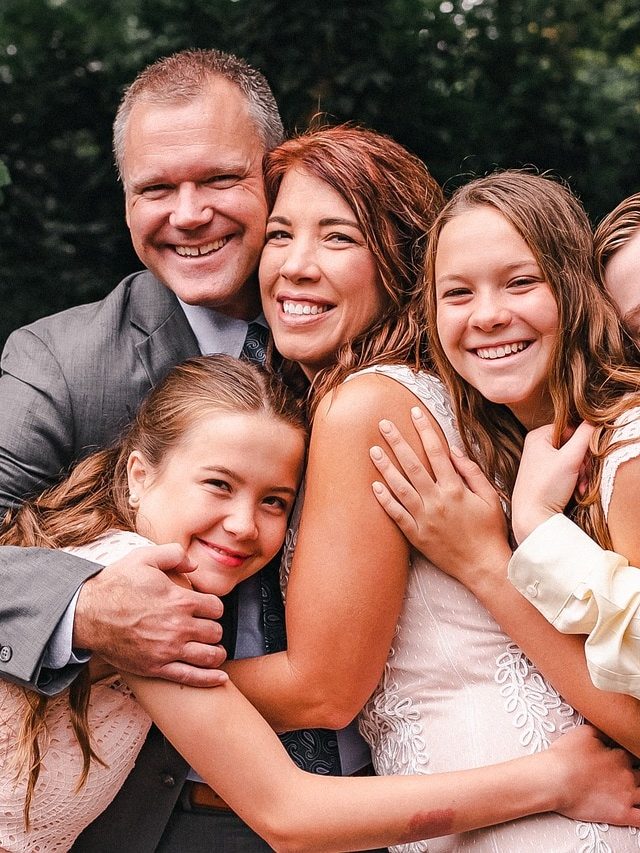 ছোটো না বড়, কোন সন্তানকে বাবারা বেশি ভালোবাসে ?