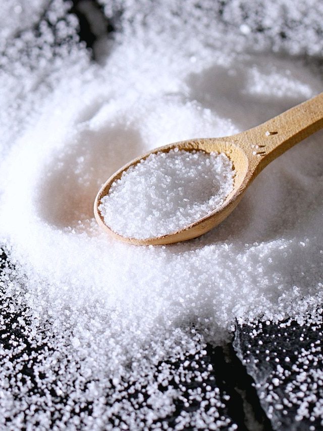 বাড়ির এখানে রাখুন এক চিমটে নুন, ভাগ্য বদলে যাবে