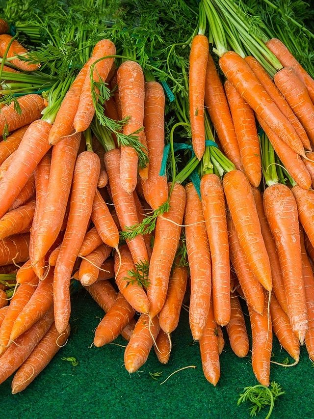 গাজর রং করা না টাটকা? বাজার থেকে কেনার আগে হ্যাকস জানুন