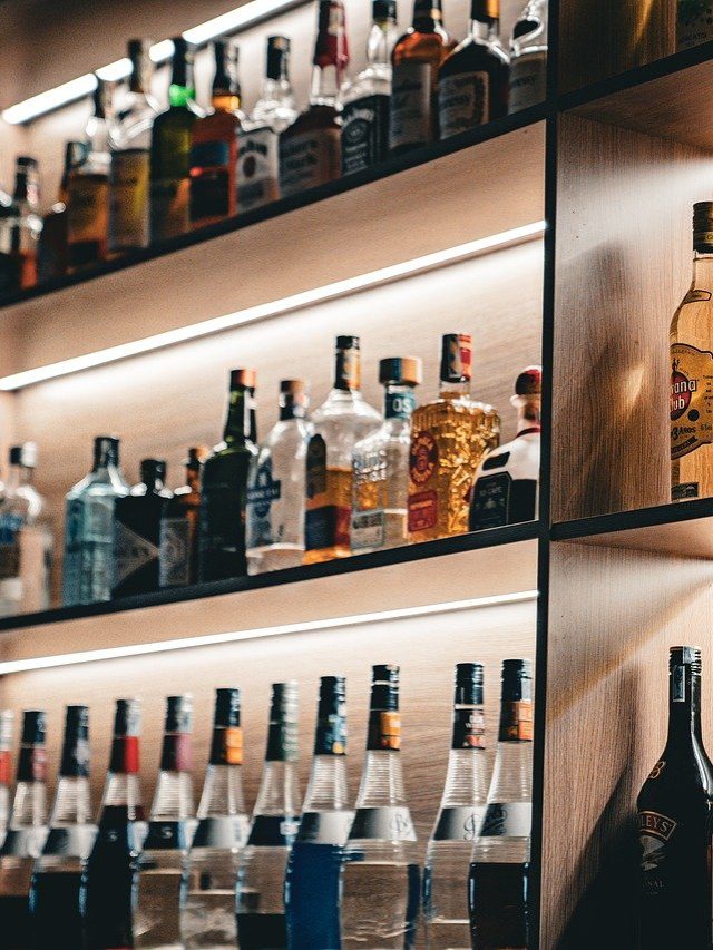 एयरपोर्ट की ड्यूटी फ्री और ठेके की शराब के रेट में कितना फर्क है?