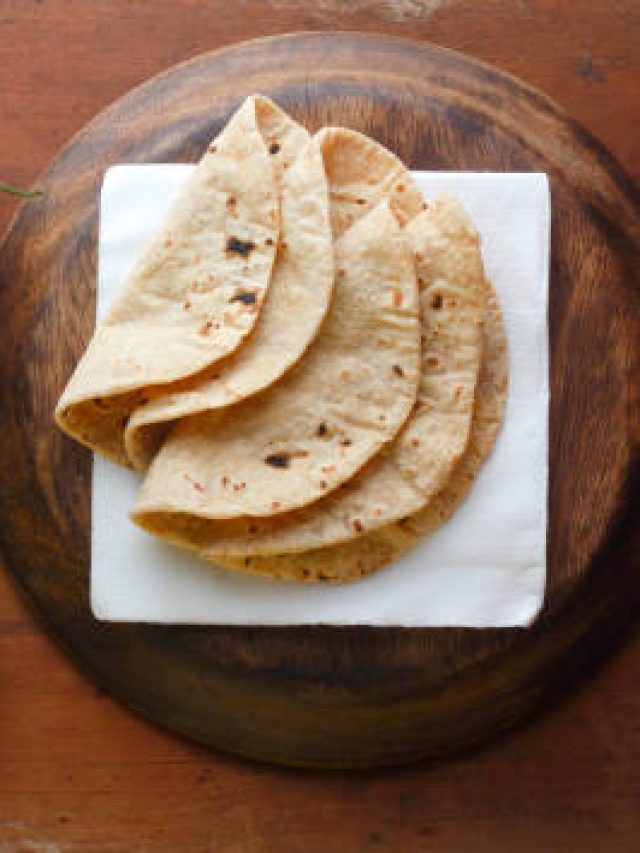 একসঙ্গে ১০টা করে রুটি বানান প্রেসার কুকারে, রইল নতুন ফিকির