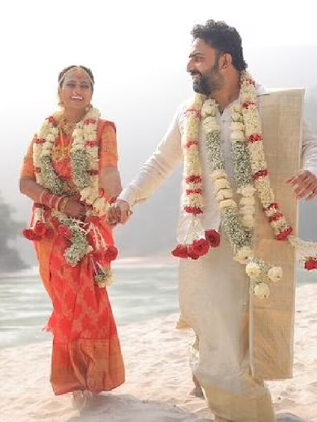 योग गुरू की दुल्हन बनी एक्ट्रेस, मंडप पर हुई रोमांटिक-किया KISS, गंगा किनारे लिए 7 फेरे