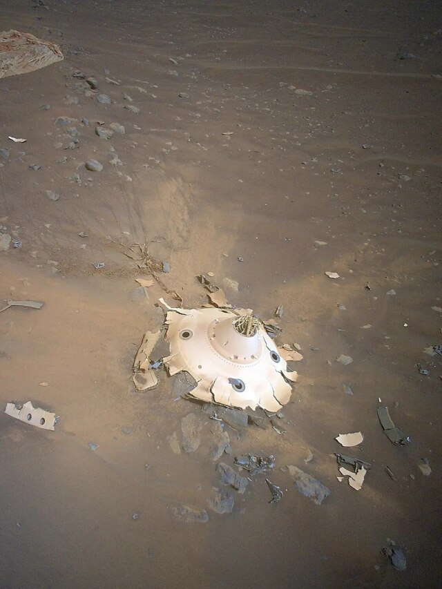 'Mystery on Mars': NASA helicopter finds strange, ‘alien-like’ crash site on Red Planet. See pic