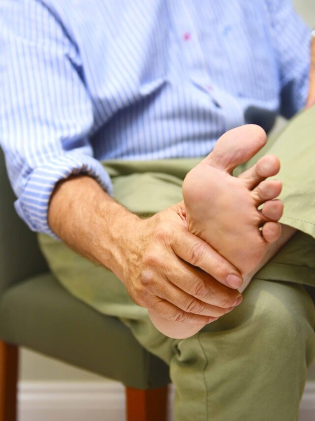 दोगुनी तेजी से Uric Acid को बढ़ाती हैं ये चीजें, दुखने लगेगा शरीर का हर हिस्सा