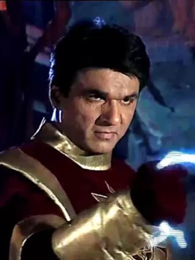 3 घंटे तक 'शक्तिमान' को मनाते रहे रणवीर सिंह, नहीं माने मुकेश, किया एक्टर को बाहर!