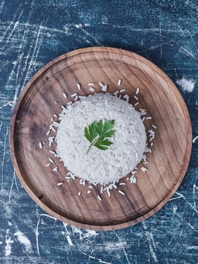 उम्र के मुताबिक रोजाना कितने चावल खाना चाहिए? जान लीजिए