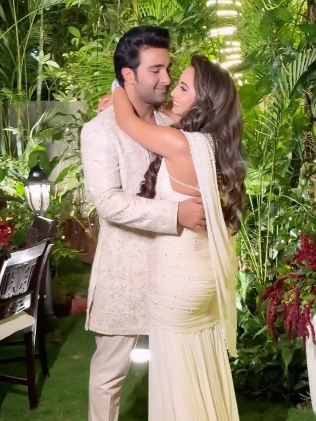 रोका से पहले गर्लफ्रेंड को देख भावुक करीना के भाई, लगाया गले-किया Kiss, जल्द बनेंगे दूल्हा