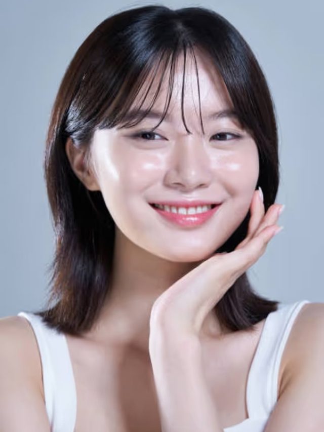 কোরিয়ানদের মতো গ্লাস স্কিন পছন্দ? সহজ উপায় জেনে নিন