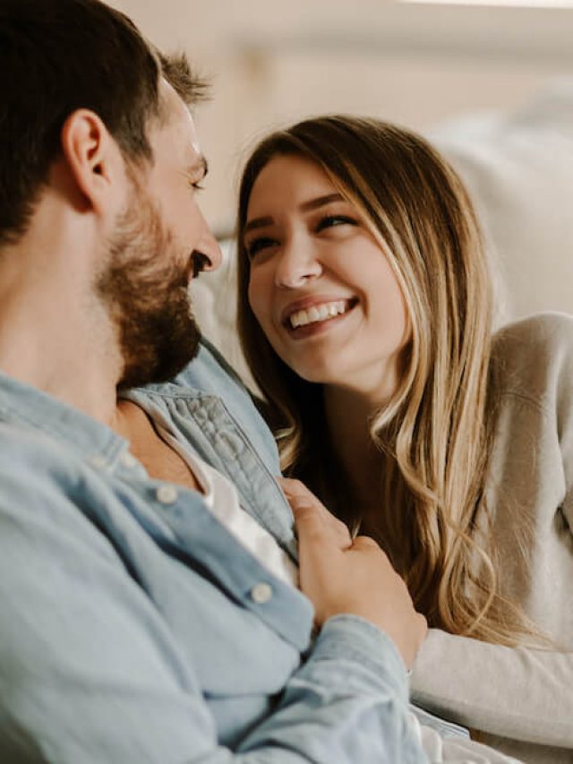 কেউ আপনাকে মনে মনে পছন্দ করে? বুঝুন এই ৬ ইশারায়