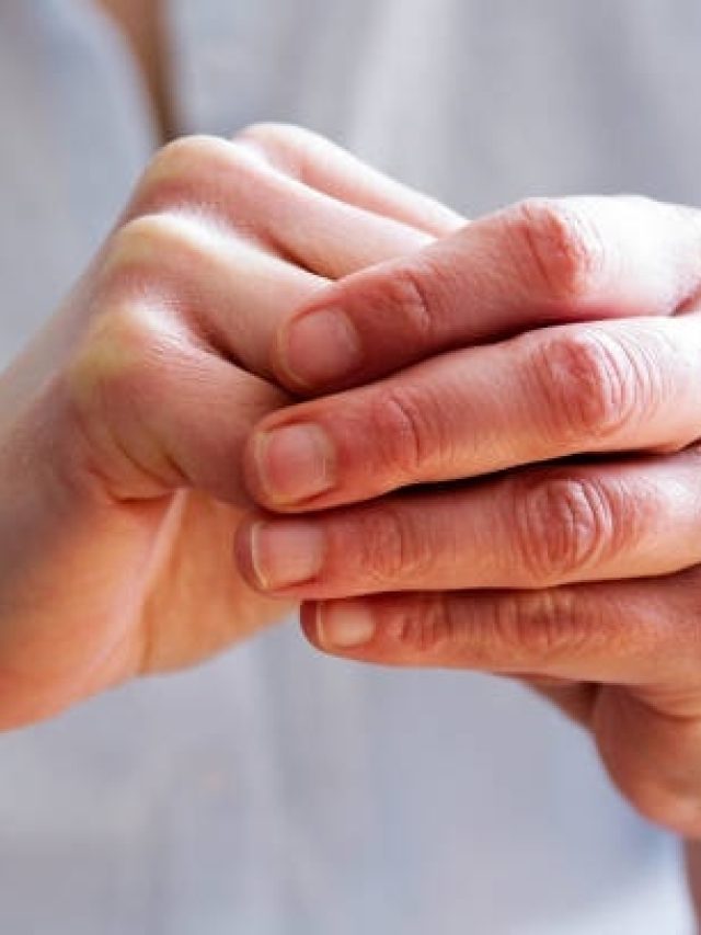 शुभ होता है नाखून पर ऐसा निशान, जीवन भर तरक्की करता है इंसान