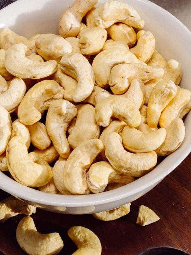 নকল কাজু কিনে খাচ্ছেন না তো? জানুন আসল চেনার সহজ উপায়